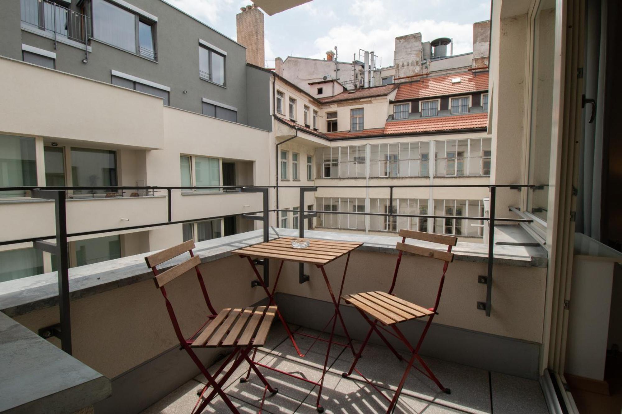 Stay Inn Apartments Krakovska Prague Exterior photo